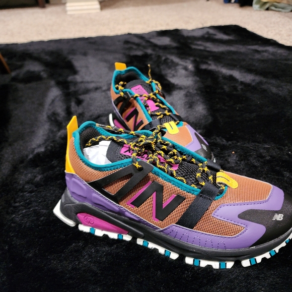 Stylish New Balance - Picture 1 of 6